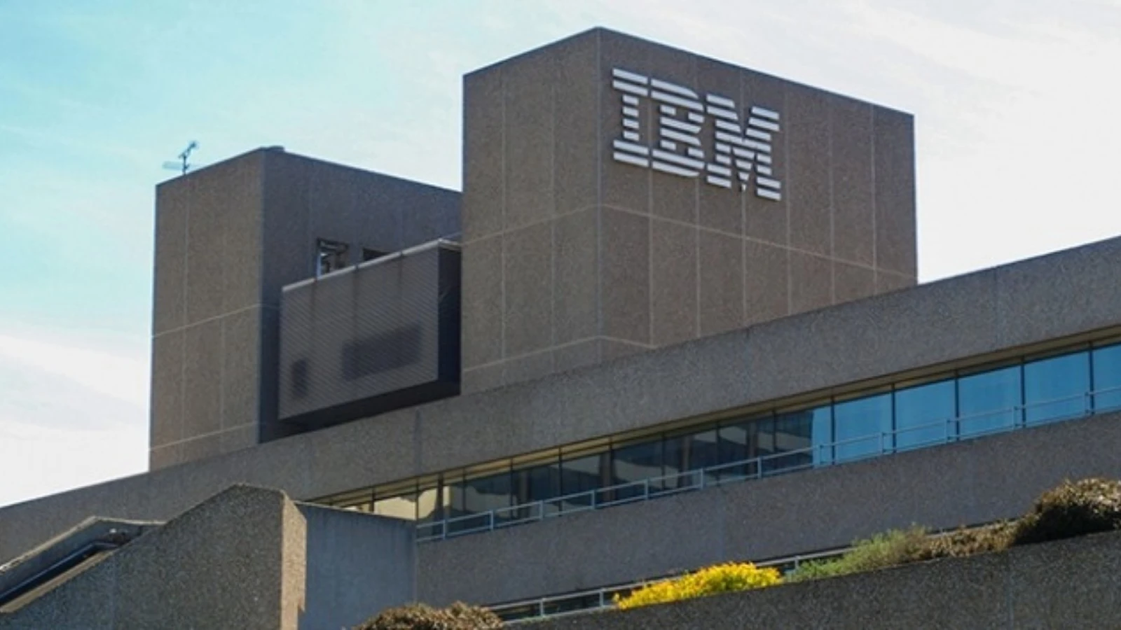 IBM'in geliri ikinci çeyrekte yüzde 1 arttı