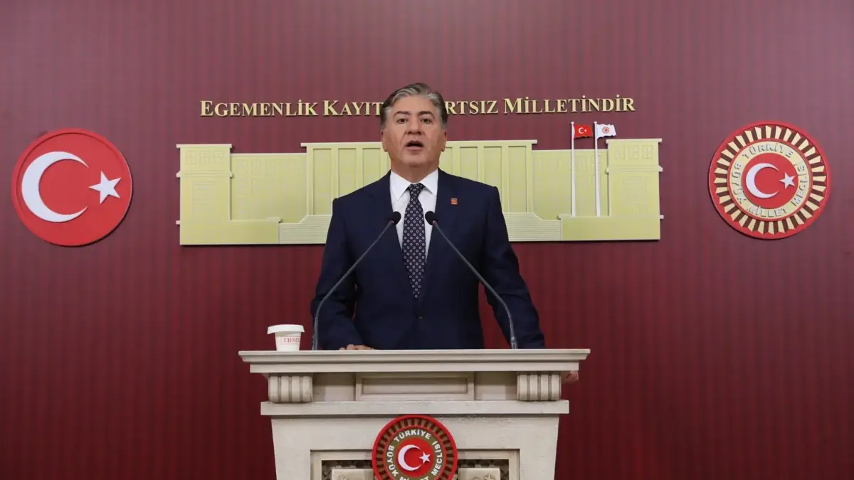 CHP'li Emir: Yeni parti için işlemler sürüyor