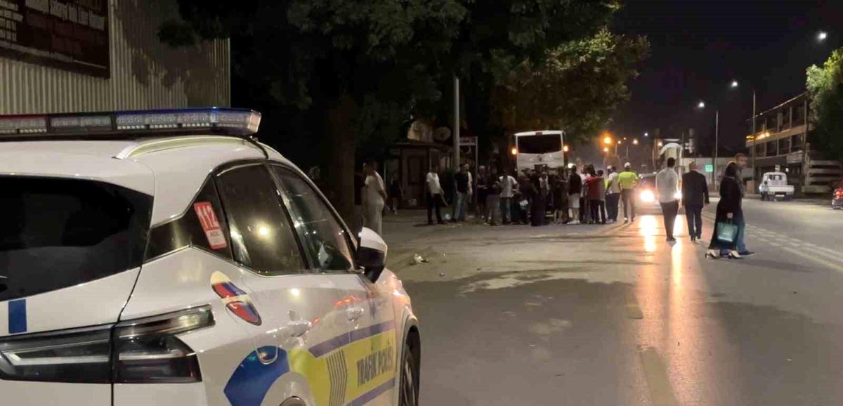Sakarya'da hafif ticari araç ile iki motosiklet çarpıştı: 2 ağır yaralı