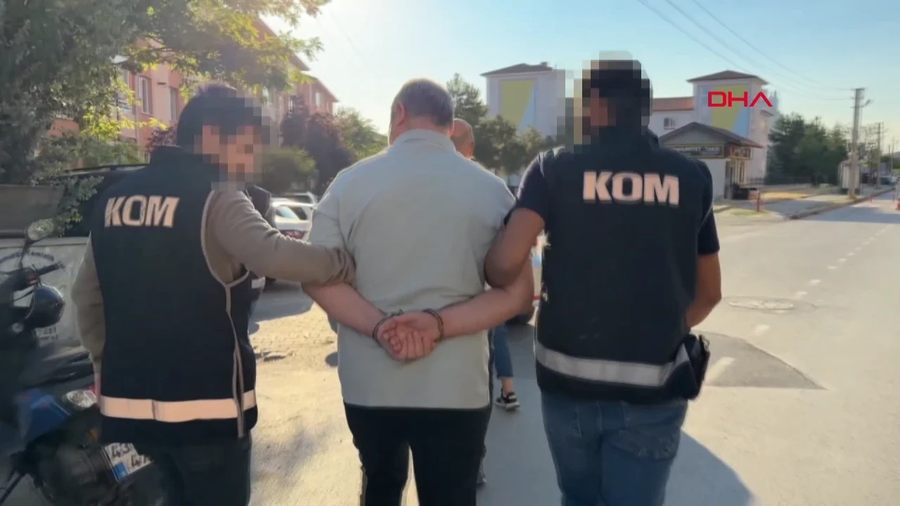 FETÖ'nün 'köyler abisi' çamaşır makinesinin arkasında yakalandı