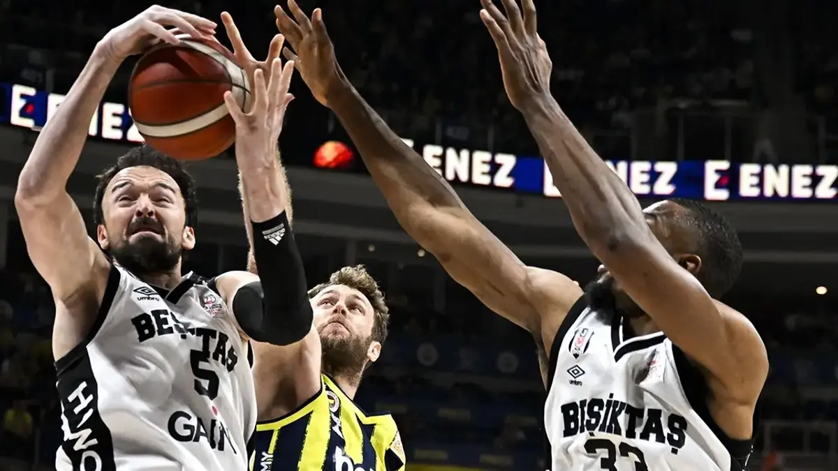 Beşiktaş, Fenerbahçe’ye karşı 1-0 öne geçti