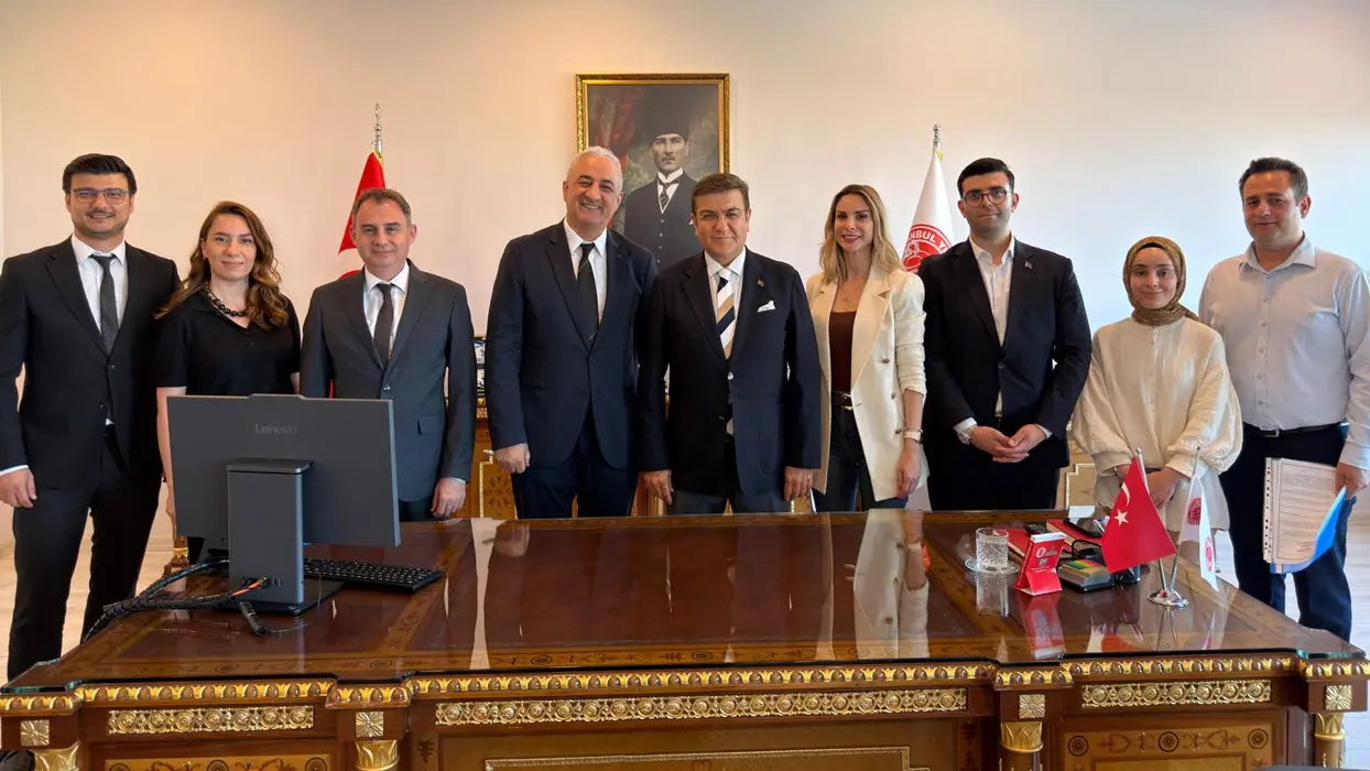 İstanbul Yeni Yüzyıl Üniversitesi ile TACEV arasında robotik kodlama iş birliği
