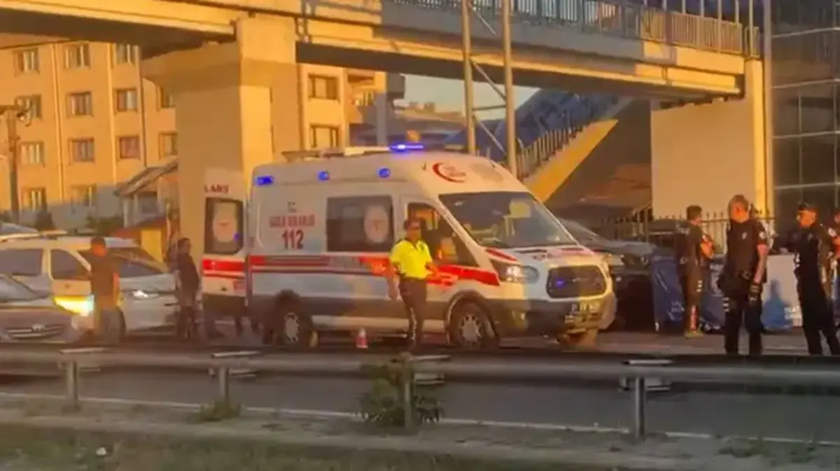 2 cip ve motosikletin karıştığı zincirleme kazada bir kişi hayatını kaybetti