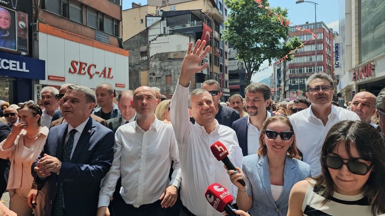 Özgür Özel Zonguldak'ta vatandaşlarla bir araya geldi