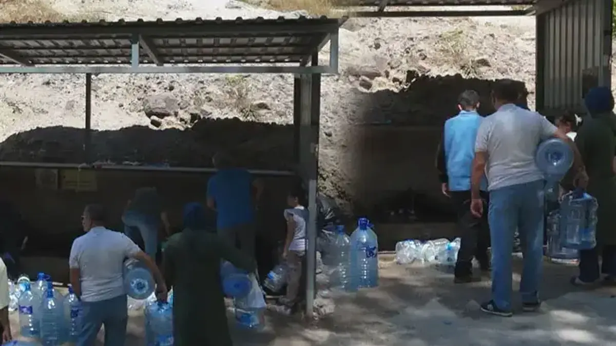Ankara'da 3 günlük su kesintisi isyan ettirdi! Vatandaş çeşmelere akın etti!
