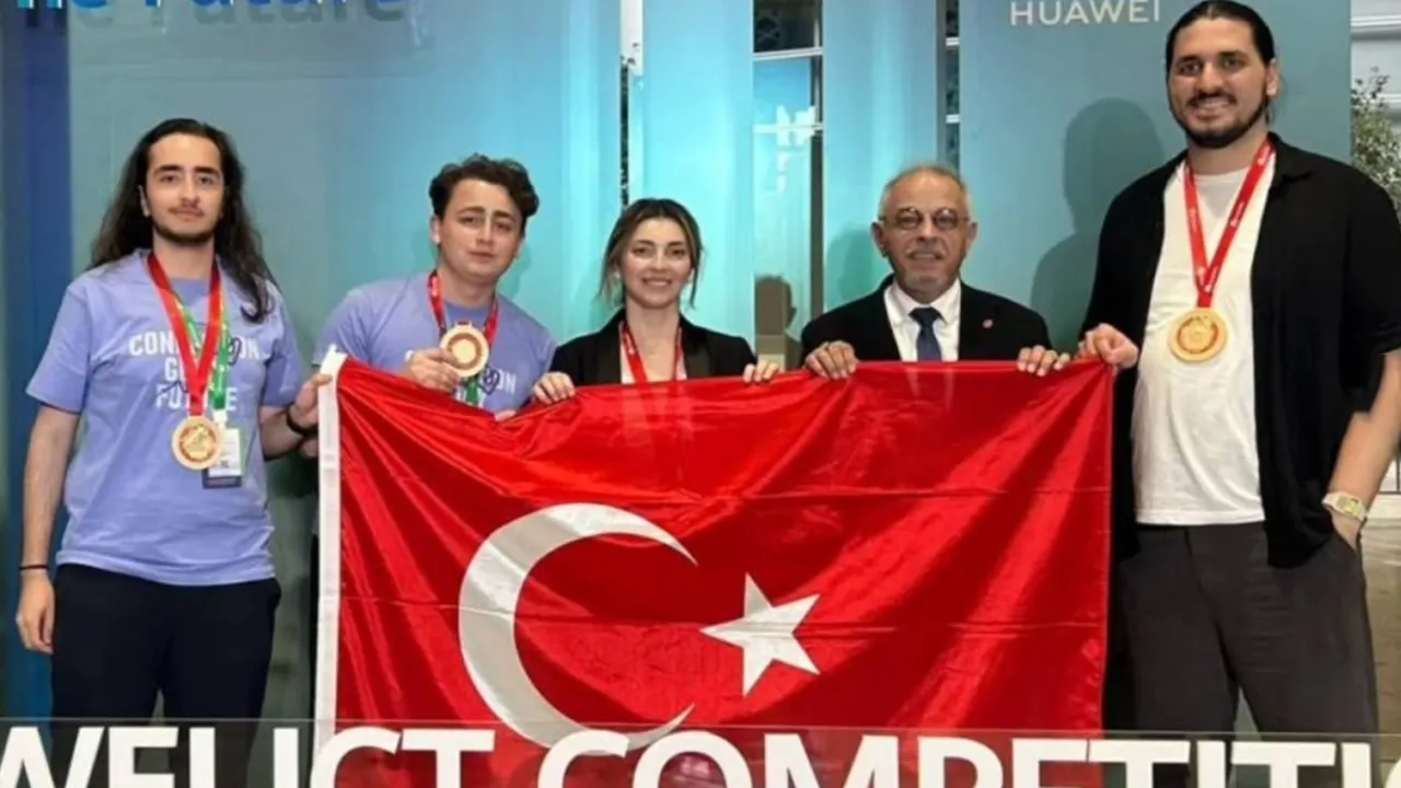 KTÜ'lü yazılım öğrencileri uluslararası yarışmada dünya üçüncüsü oldu