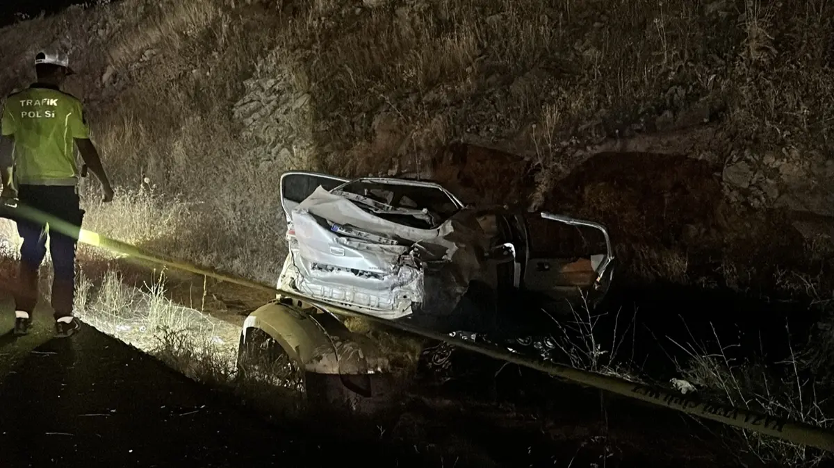 Şanlıurfa'da feci kaza... Takla atan otomobilde 3 kişi hayatını kaybetti