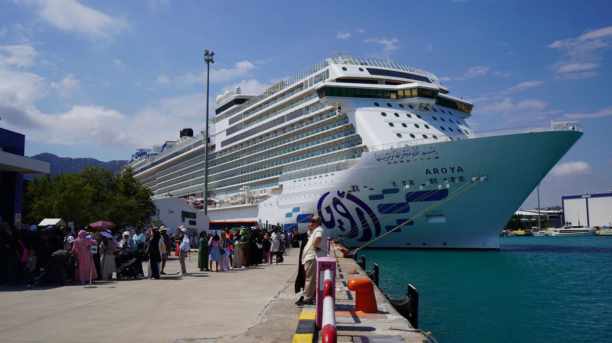 Antalya Limanı'nın rekor konuğu; 335,2 metrelik AROYA