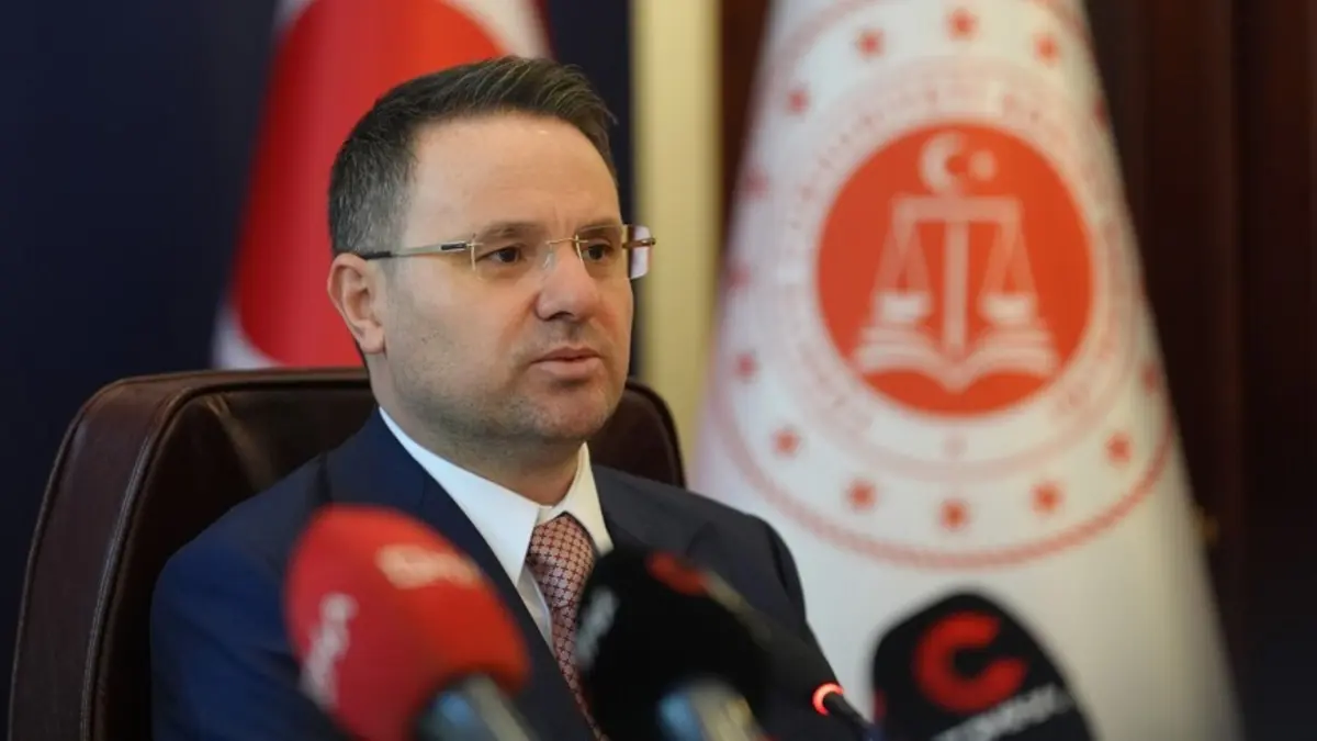 Bakan Gürlek duyurdu! Sokak çetelerine 5 ilde operasyon