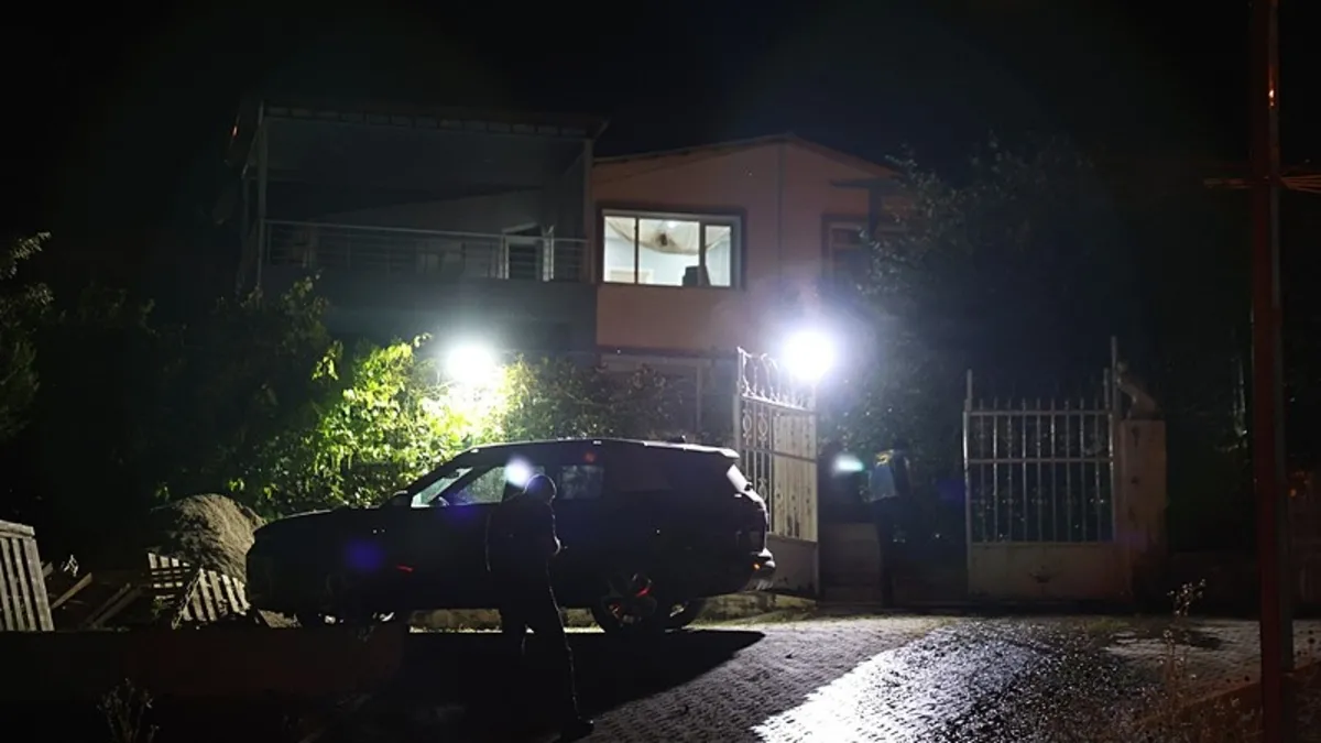 Husumetlilerinin olduğu eve kurşun yağdırdılar: 4 yaralı