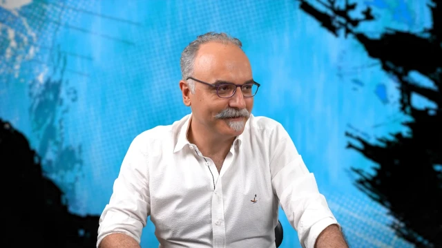 Ünlü tarihçi Emrah Safa Gürkan Deniz Göktaş'a sahip çıktı: Onun görevi dokunulamayana dokunmak