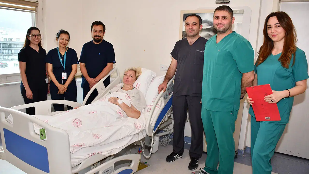 Ameliyattan sonra tam 20 kilogram verdi: Karnından 12 kiloluk dev kitle çıkarıldı!