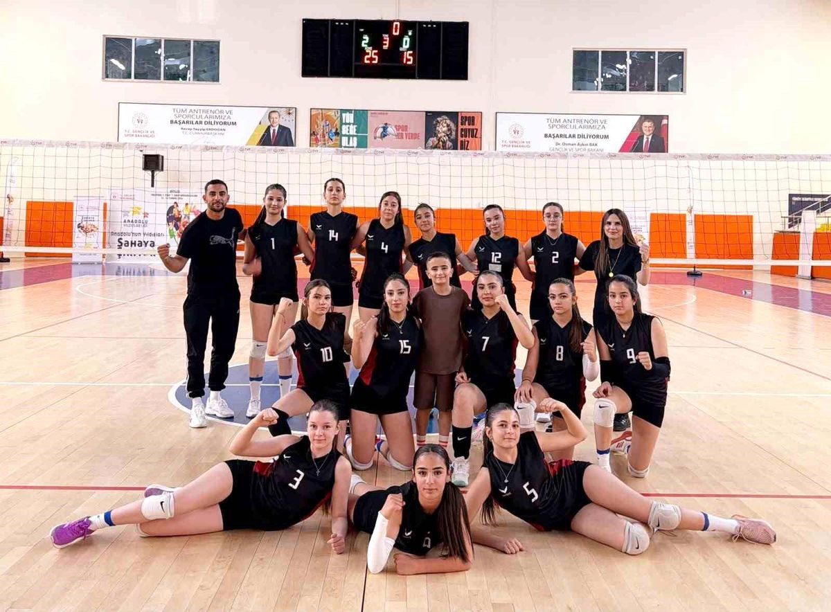 Elazığ voleybol takımı yarı finalde