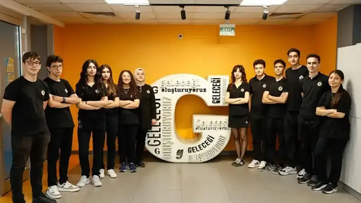 'Yapay zekayı kullanan değil, üreten gençler yetiştireceğiz'