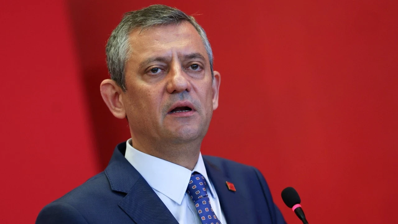 Özgür Özel: Bu haksızlığın karşısında asla yalnız değilsiniz