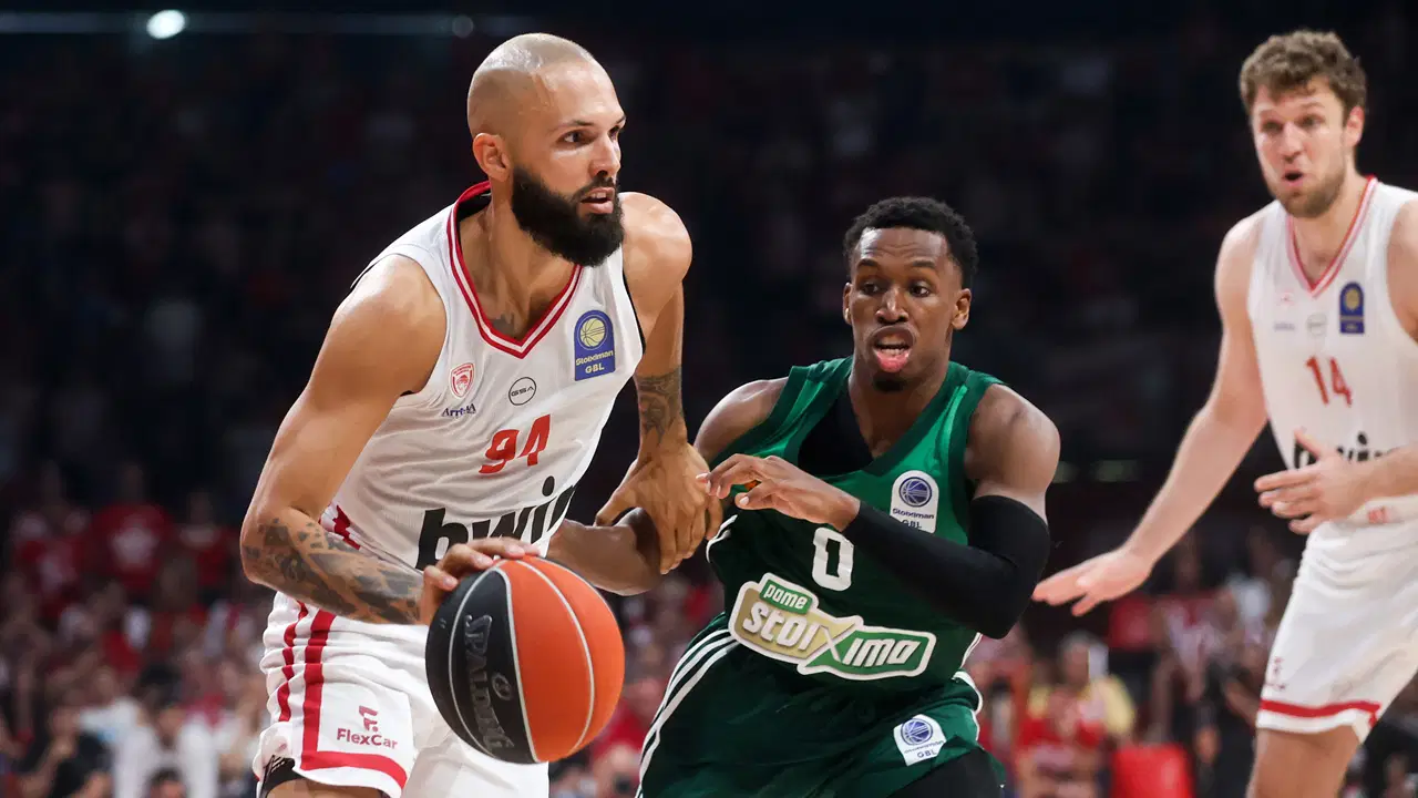 Panathinaikos'u devirdi: Yunanistan Ligi'nde şampiyon Olympiakos