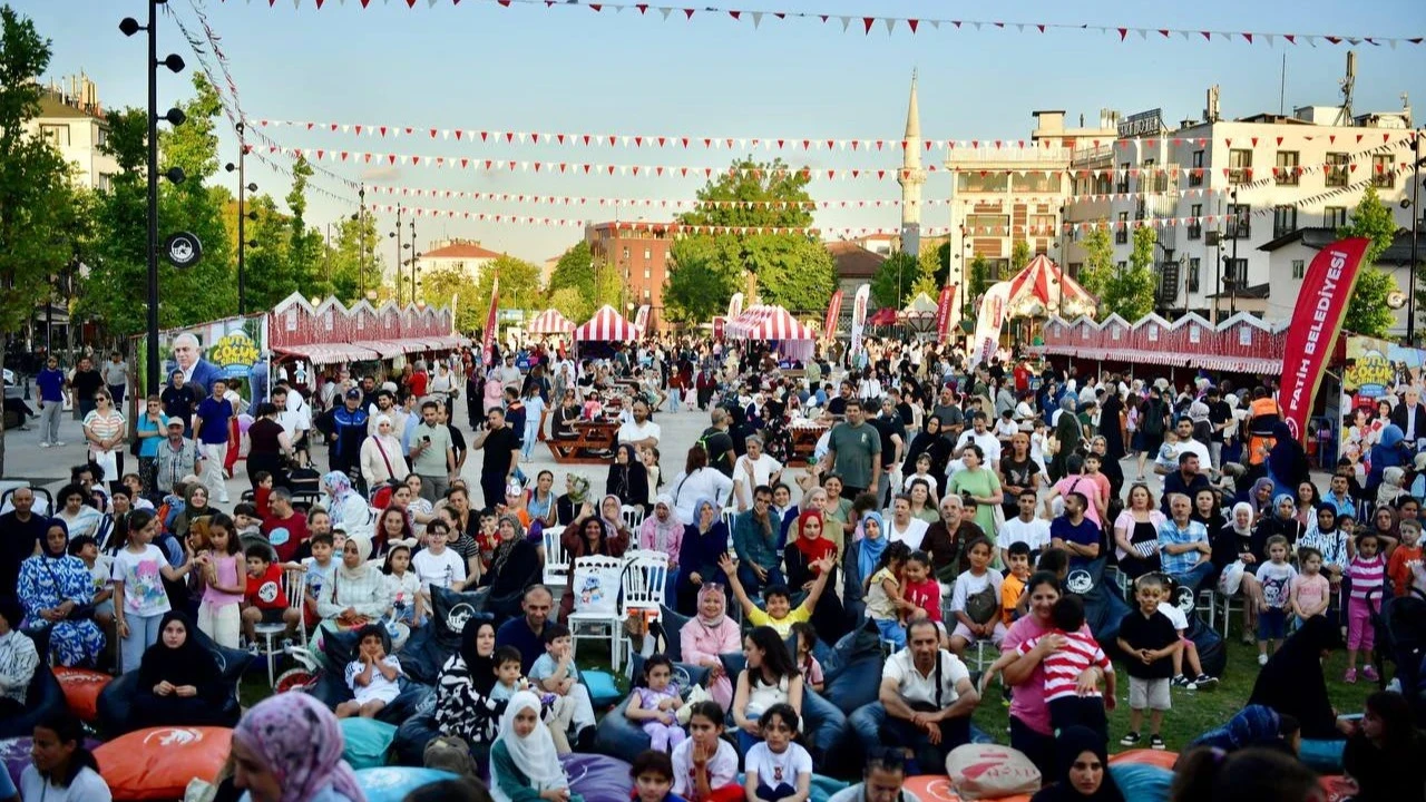 Fatih’te çocuklar için yaz şenliği başladı! Topkapı’da renkli görüntüler