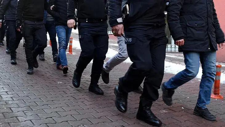 Sosyal medyada suç örgütlerini övüyorlardı! 54 ilde eş zamanlı operasyon: 258 gözaltı