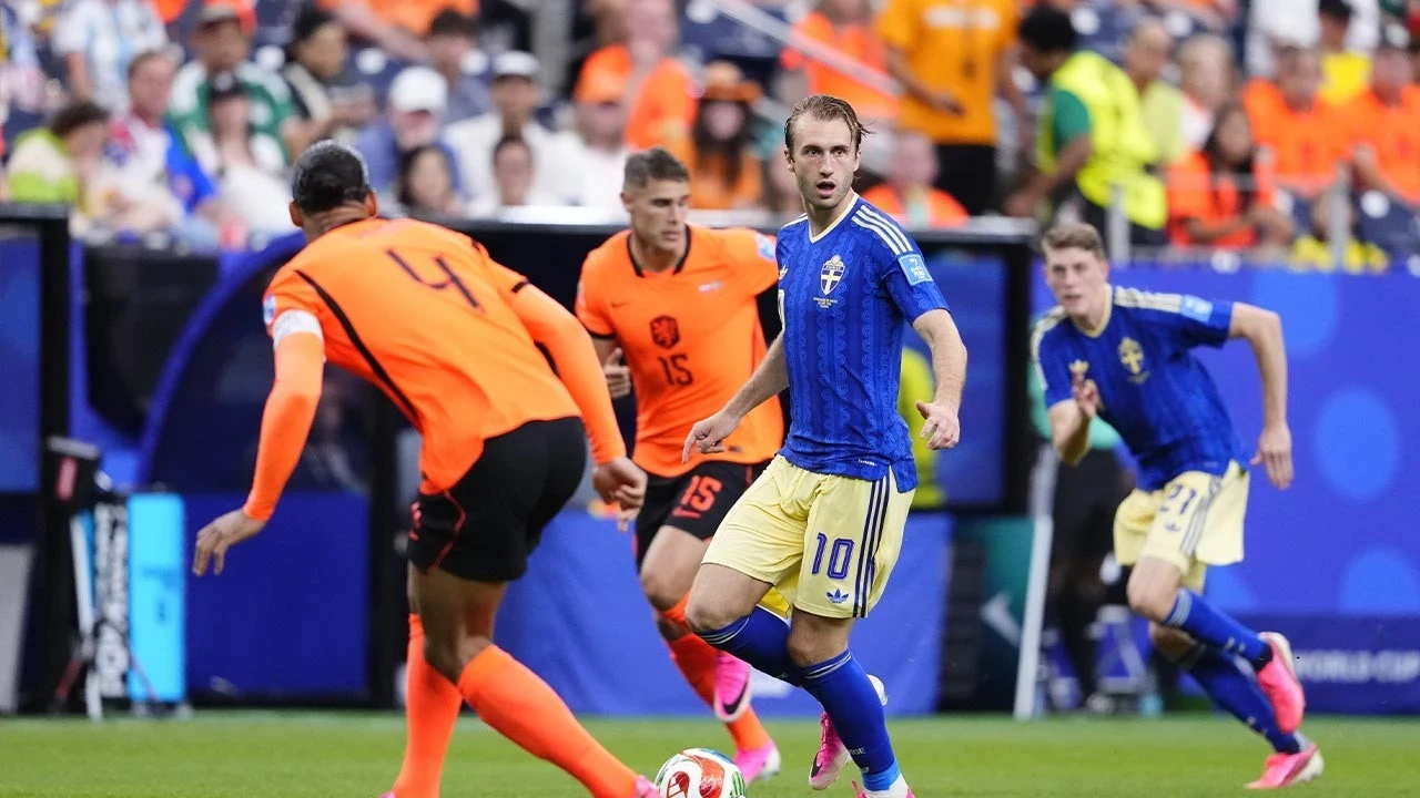 Hollanda farklı kazandı: İsveç'i 5-1 mağlup etti