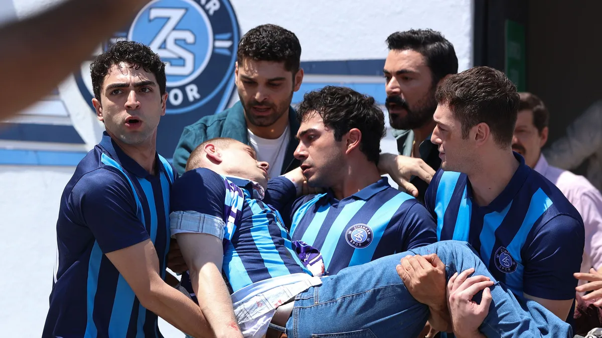 Altı Üstü İstanbul pazartesi akşamını ’altüst’ etti!