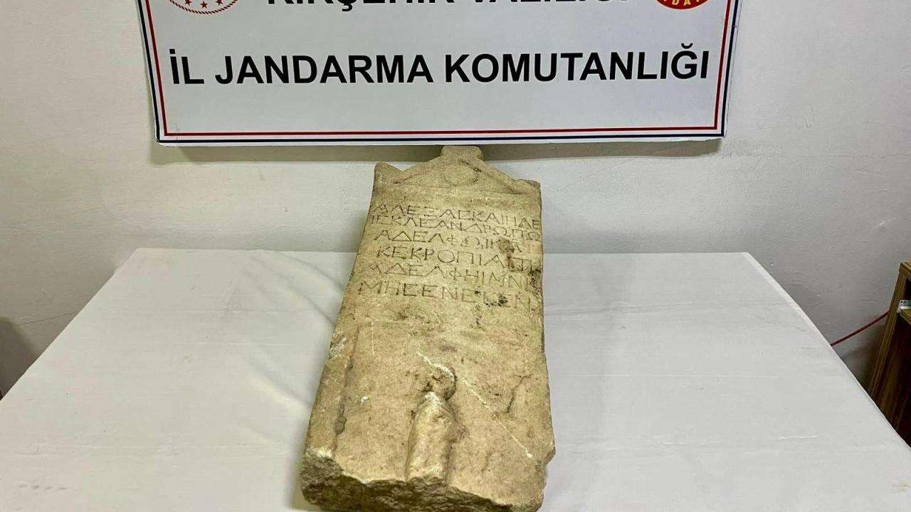 Kırşehir'de Roma Dönemine ait mezar taşı bulundu