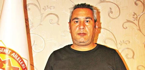 Darbecilerde silah bizde bayrak vardı