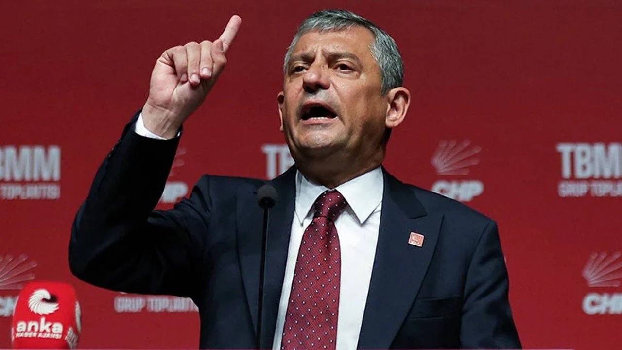 Özgür Özel'den Trump'a Anıtkabir eleştirisi: "Türkiye'ye gelip ziyaret etmeyen..."