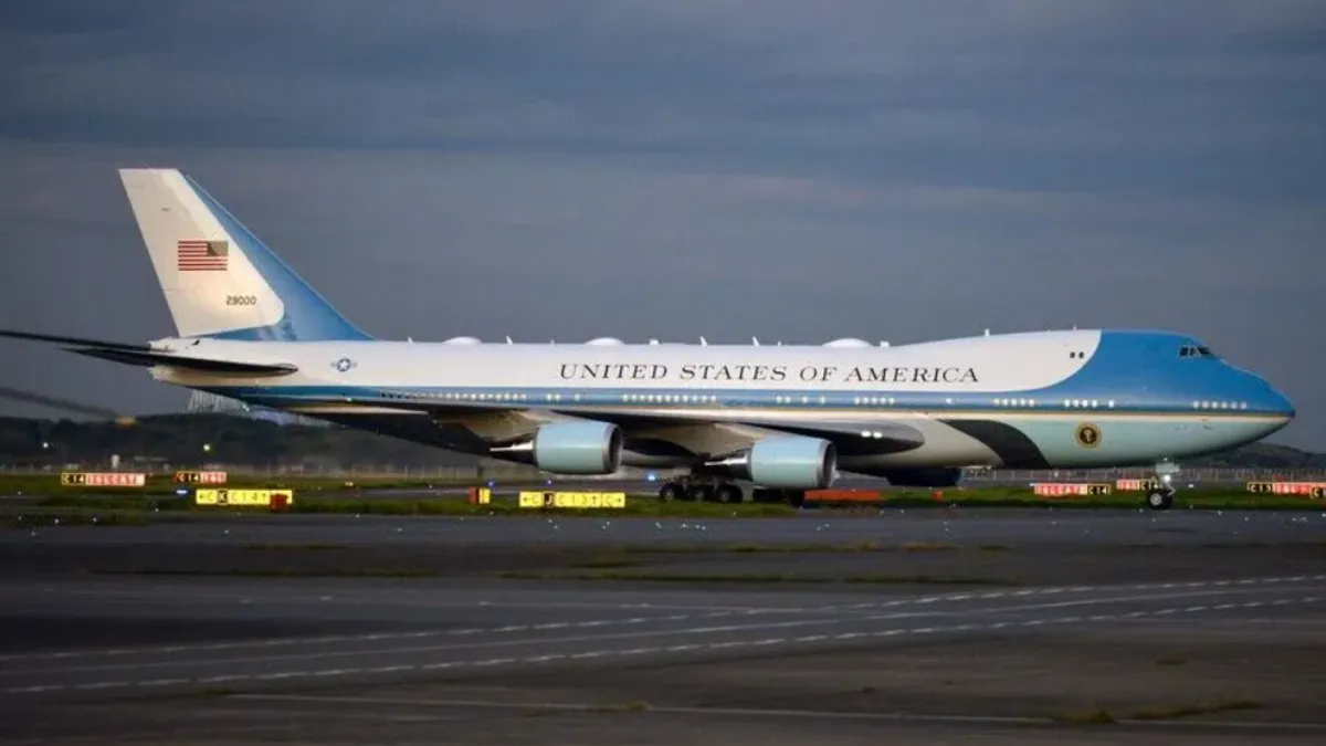 SON DAKİKA| Trump eski Air Force One’la ayrıldı! ABD gizli servisinden uçak değişikliği!