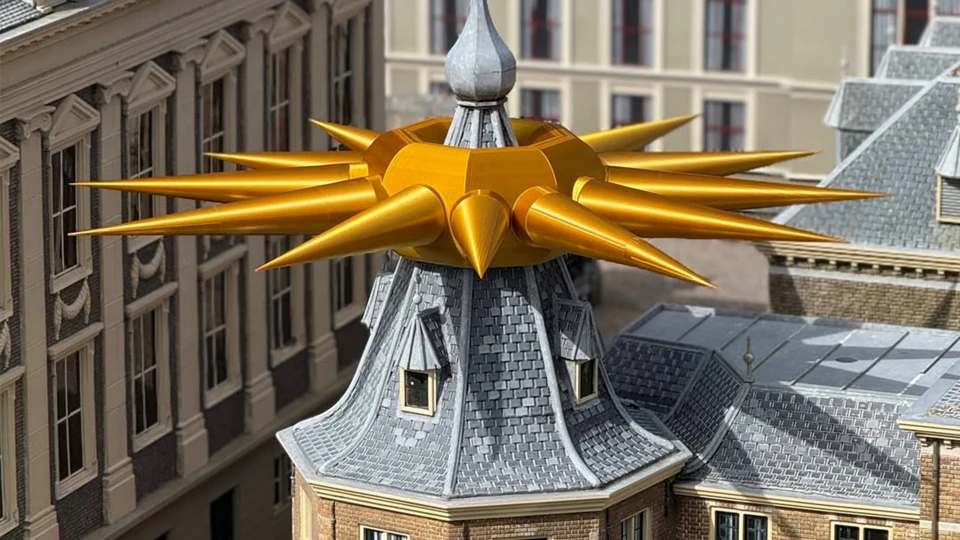 Den Haag’da dev şişme sanat eserleri kamusal alanda