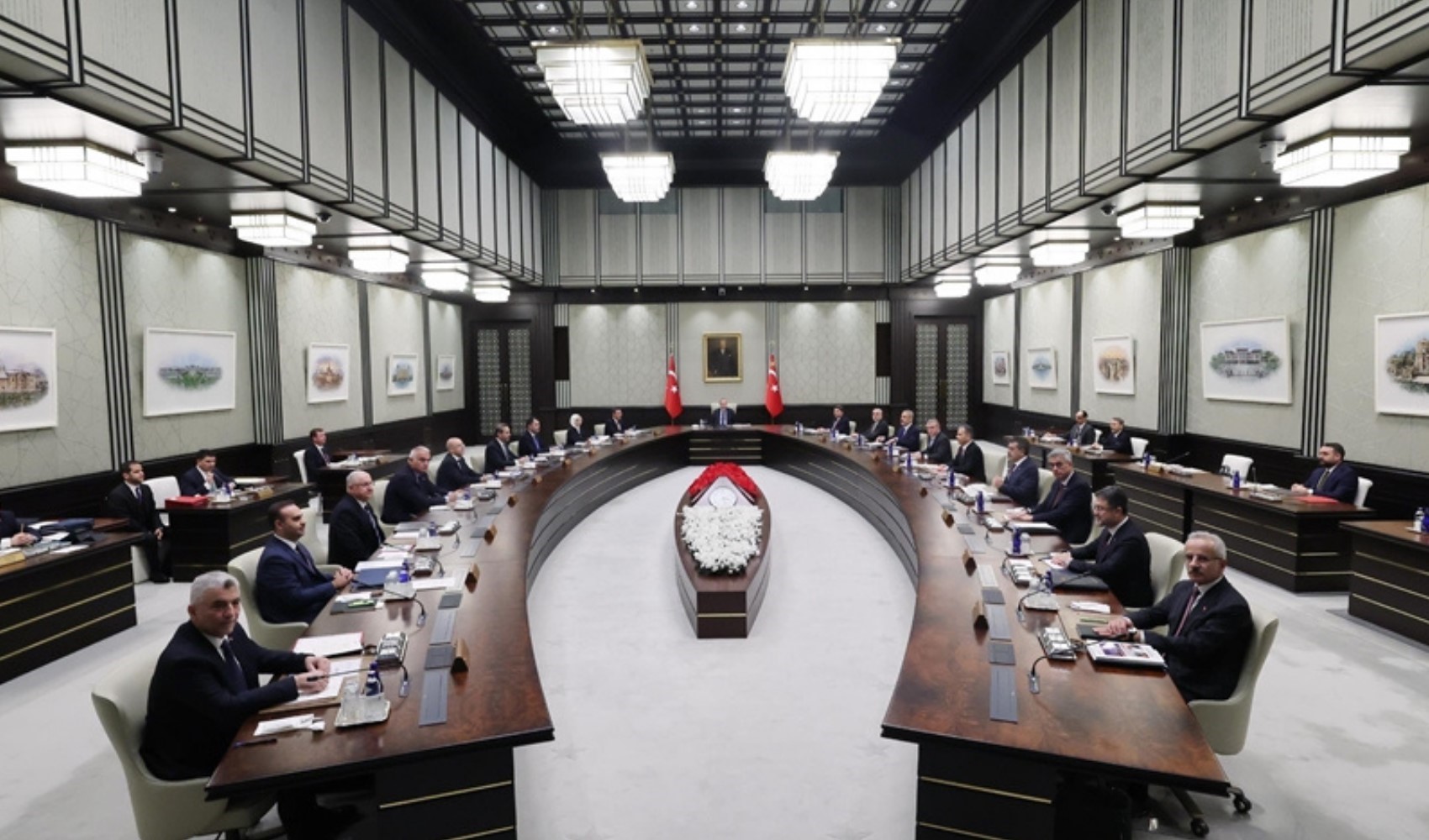 Kabine bugün toplanıyor: Gündemde NATO Zirvesi ve emekli aylığı var