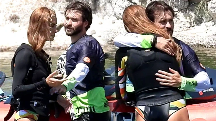 Çağla Şıkel ile sevgilisi Mertcan Tunca tatile devam ediyor... Çeşme’de aşk!
