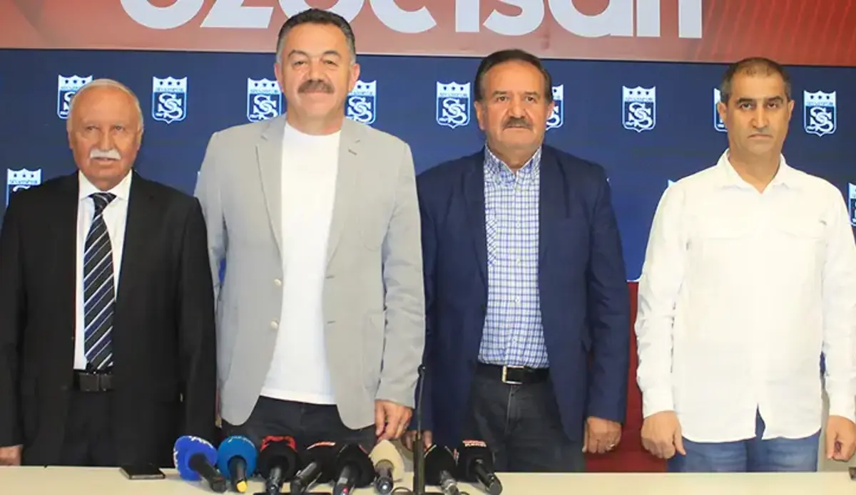 Sivasspor'da aday çıkmadı: Kongre ertelendi