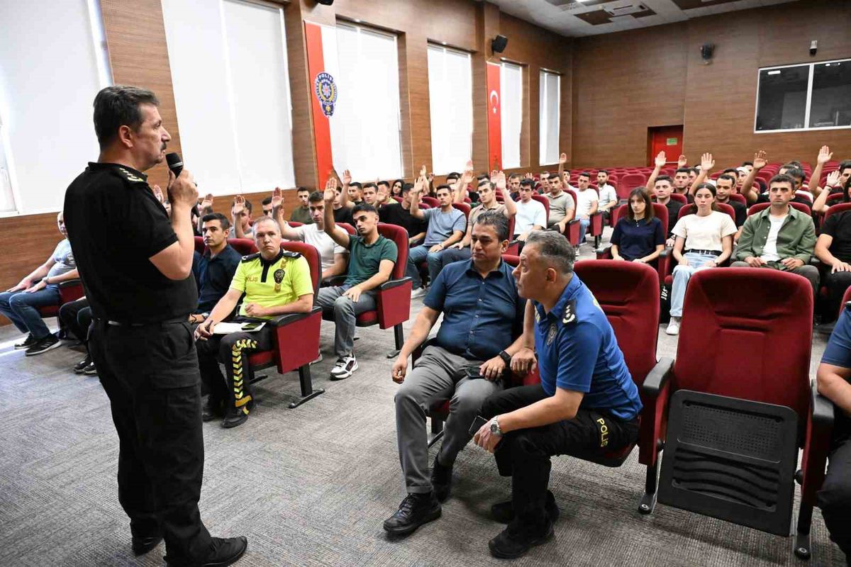 Kütahya’da göreve başlayan polis memurlarına oryantasyon eğitimi