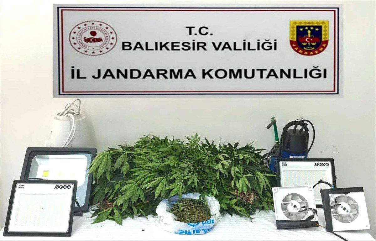 Balıkesir'de 9 ilçede zehir tacirlerine darbe: 31 şüpheliye işlem