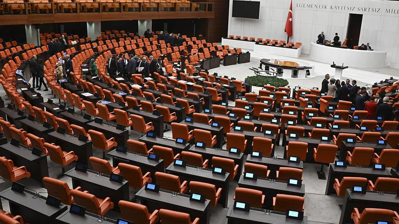 TBMM’de bu hafta… Genel Kurul’da en düşük emekli aylığına ilişkin düzenlemenin de içinde olduğu torba teklifin görüşülmesi bekleniyor