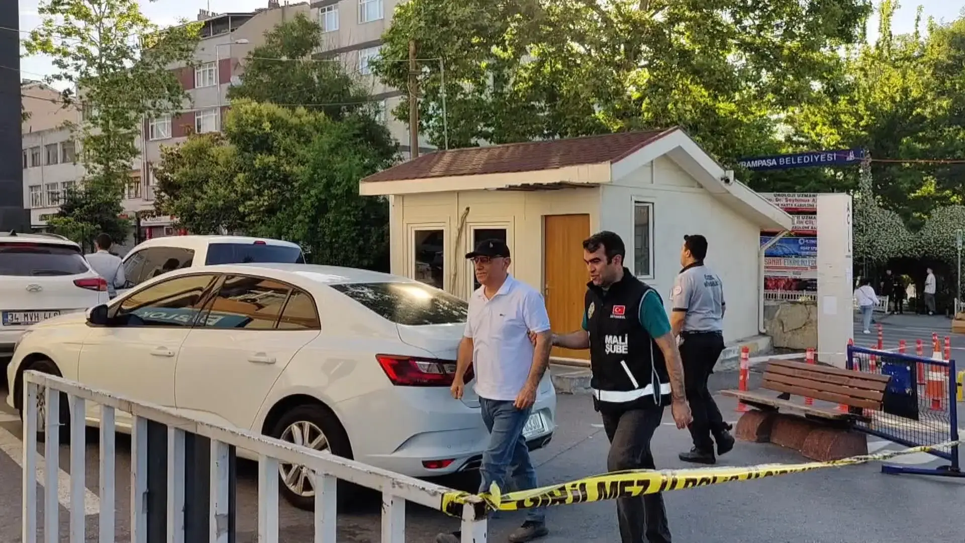 Beylikdüzü Belediyesi'ne operayon: 27 gözaltı