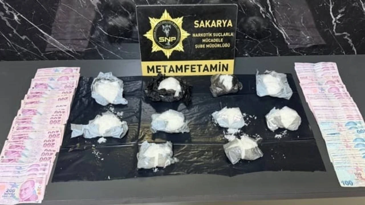Sakarya'da uyuşturucu operasyonu: 1 kilo metamfetamin ele geçirildi