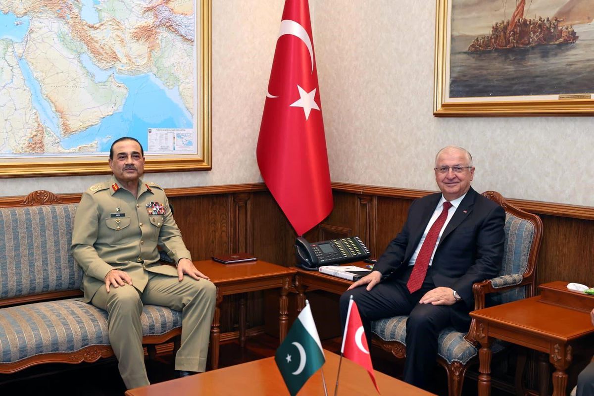 Bakan Güler, Pakistanlı Mareşal Munir'i kabul etti