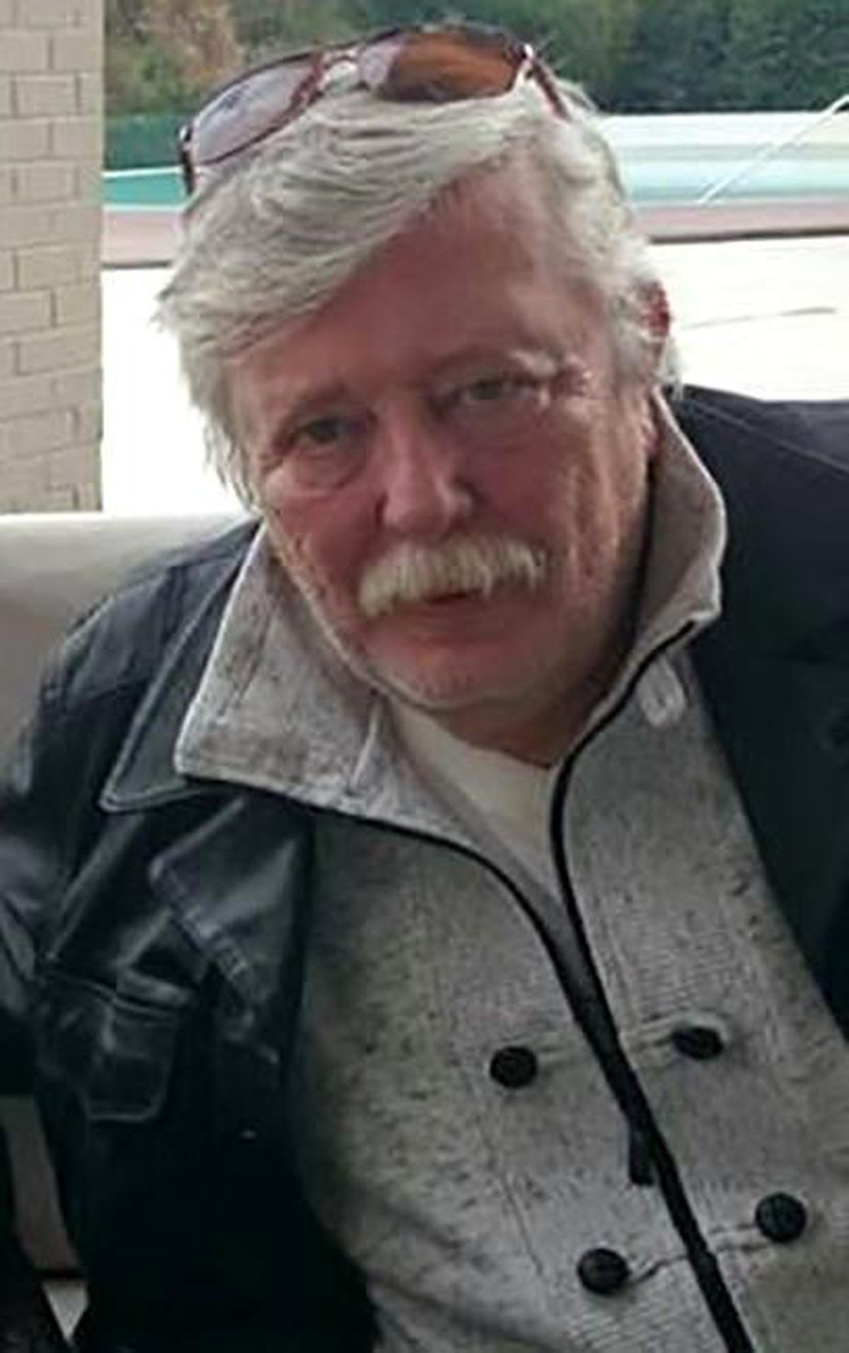 Gazeteci Aziz Üstel İzmir'de hayatını kaybetti