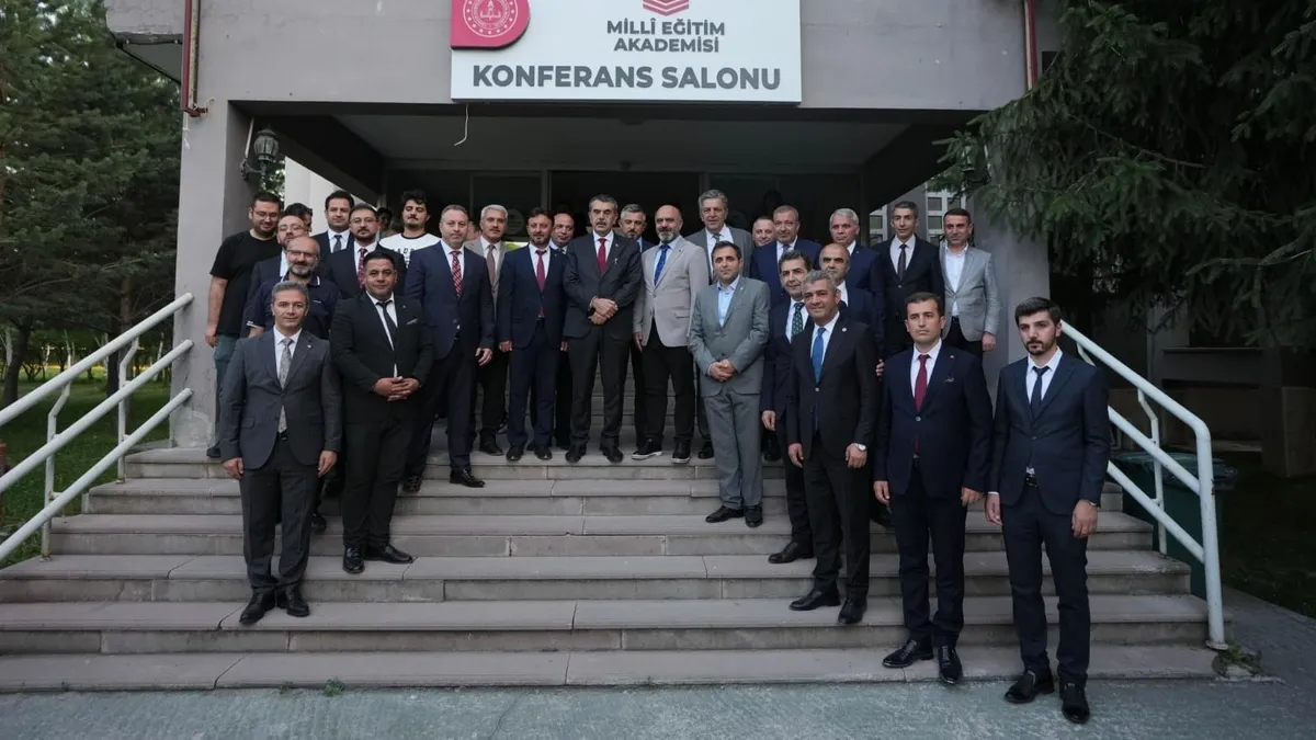 Bakan Tekin Erzurum Milli Eğitim Akademisindeki öğretmen adaylarıyla buluştu!