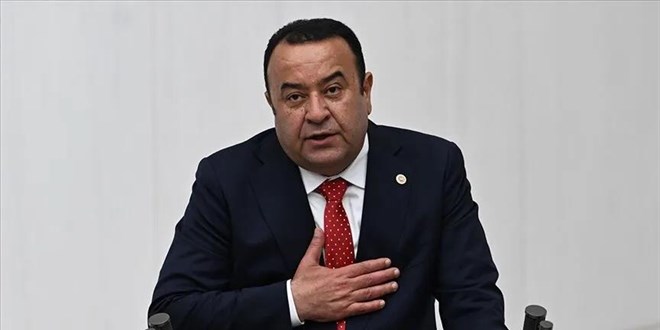Adnan Beker: CHP üyeliğimden istifa ediyorum