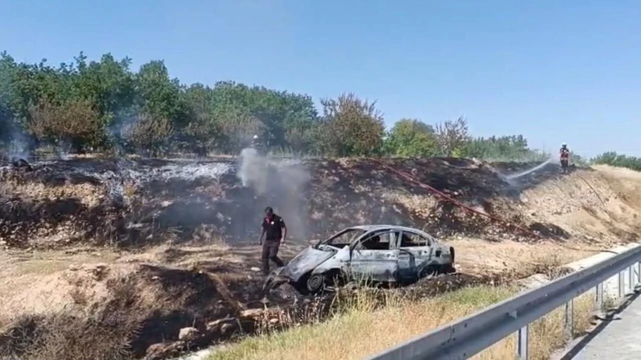 Malatya'da otomobil alevlere teslim oldu: Baba-oğuldan acı haber