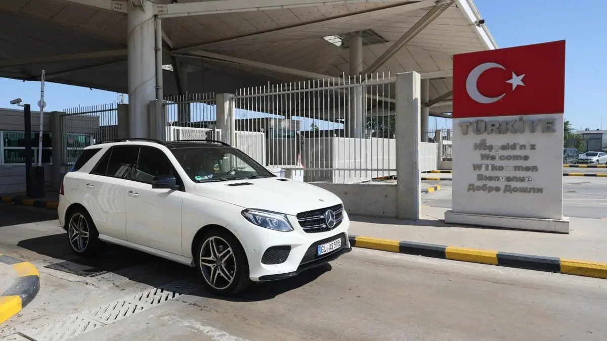 Gurbetçilere müjde: Yabancı plakalı araçlarda kurallar değişti