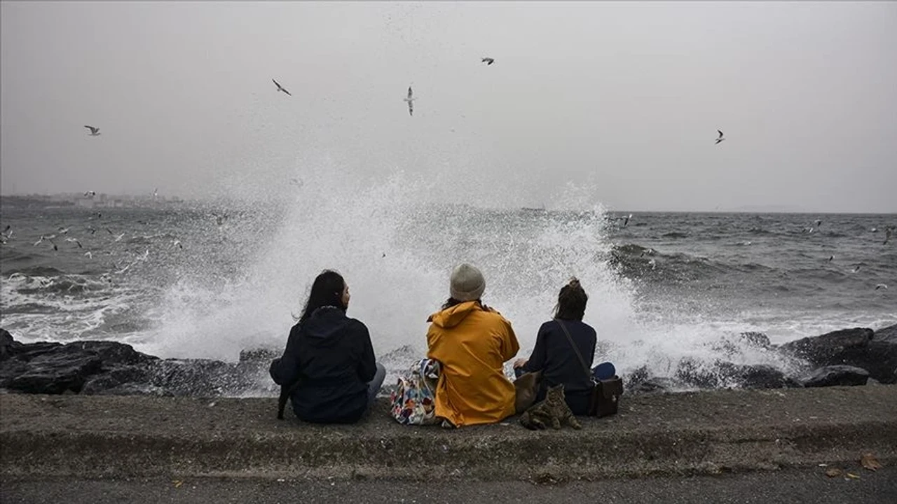 İstanbul'da hava değişiyor: Sağanak geliyor, 10 il için sarı kodlu uyarı
