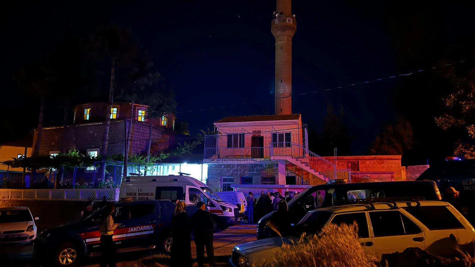 Yer: Kayseri! Camide tartıştığı iki kişiyi bıçakla öldürdü
