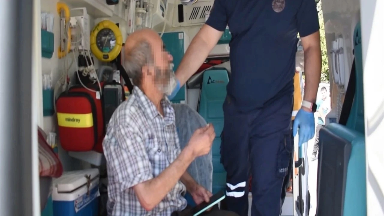 7 ton çöpün ortasında mahsur kaldı