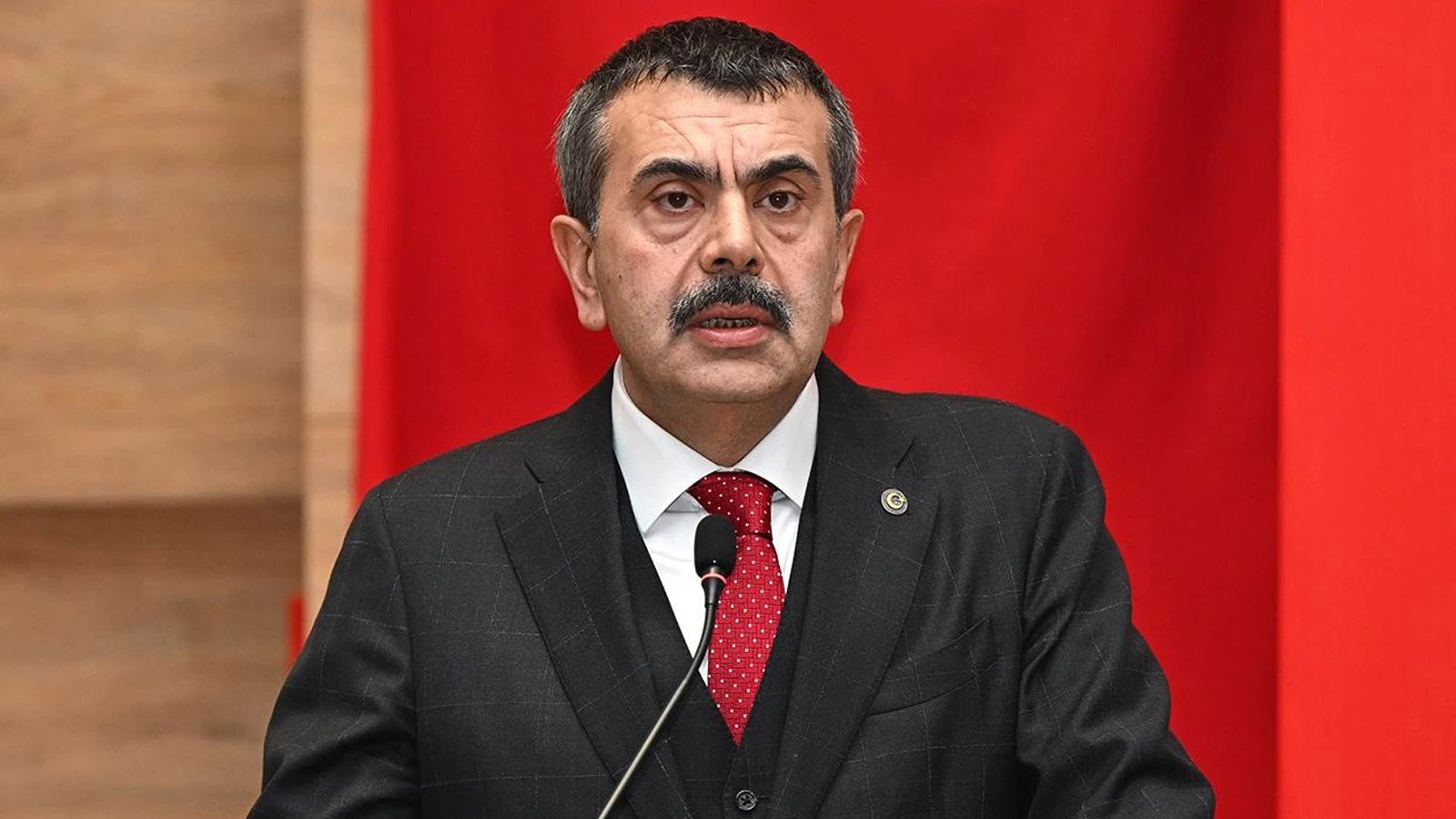 Bakan Tekin’den ‘sınavda sessizlik’ çağrısı