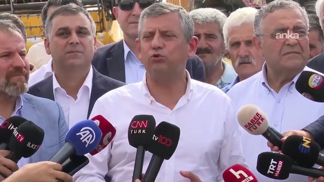 'Tespih' diyaloğu dikkat çekti... Özgür Özel'den Diyarbakır'da önemli mesajlar: 'Bu şirketler milleti canından bezdirmiş!'