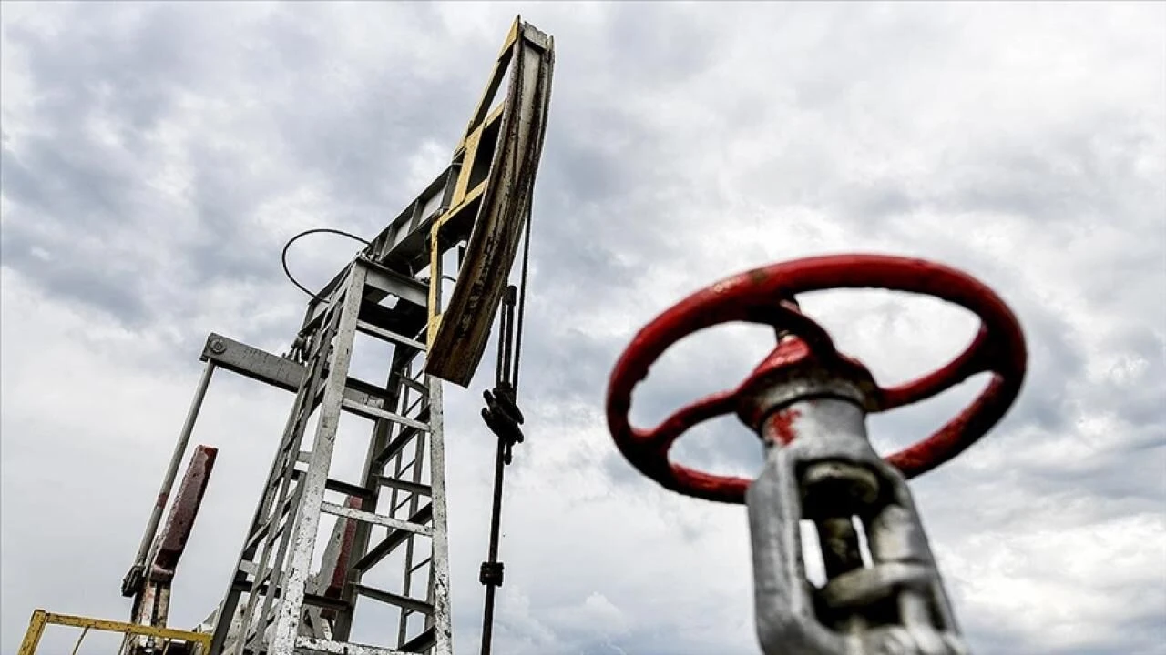 Brent petrolün varili 93,35 dolardan işlem görüyor