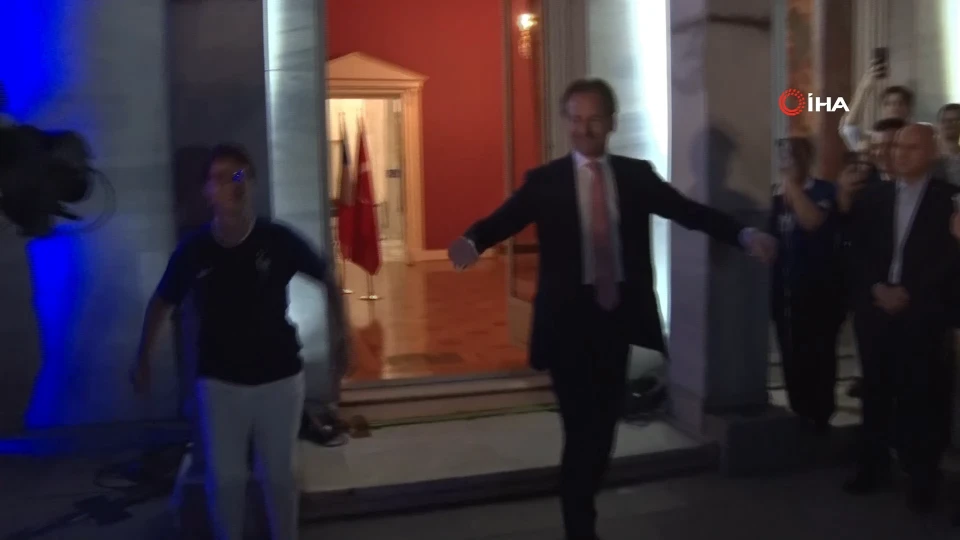 Ankara’da Renkli Görüntüler: Büyükelçiler Karşılıklı Ankara Havası Oynadı
